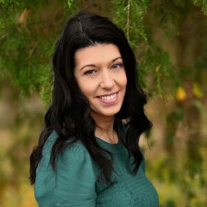 Meet your Posher, Christine Brinker!